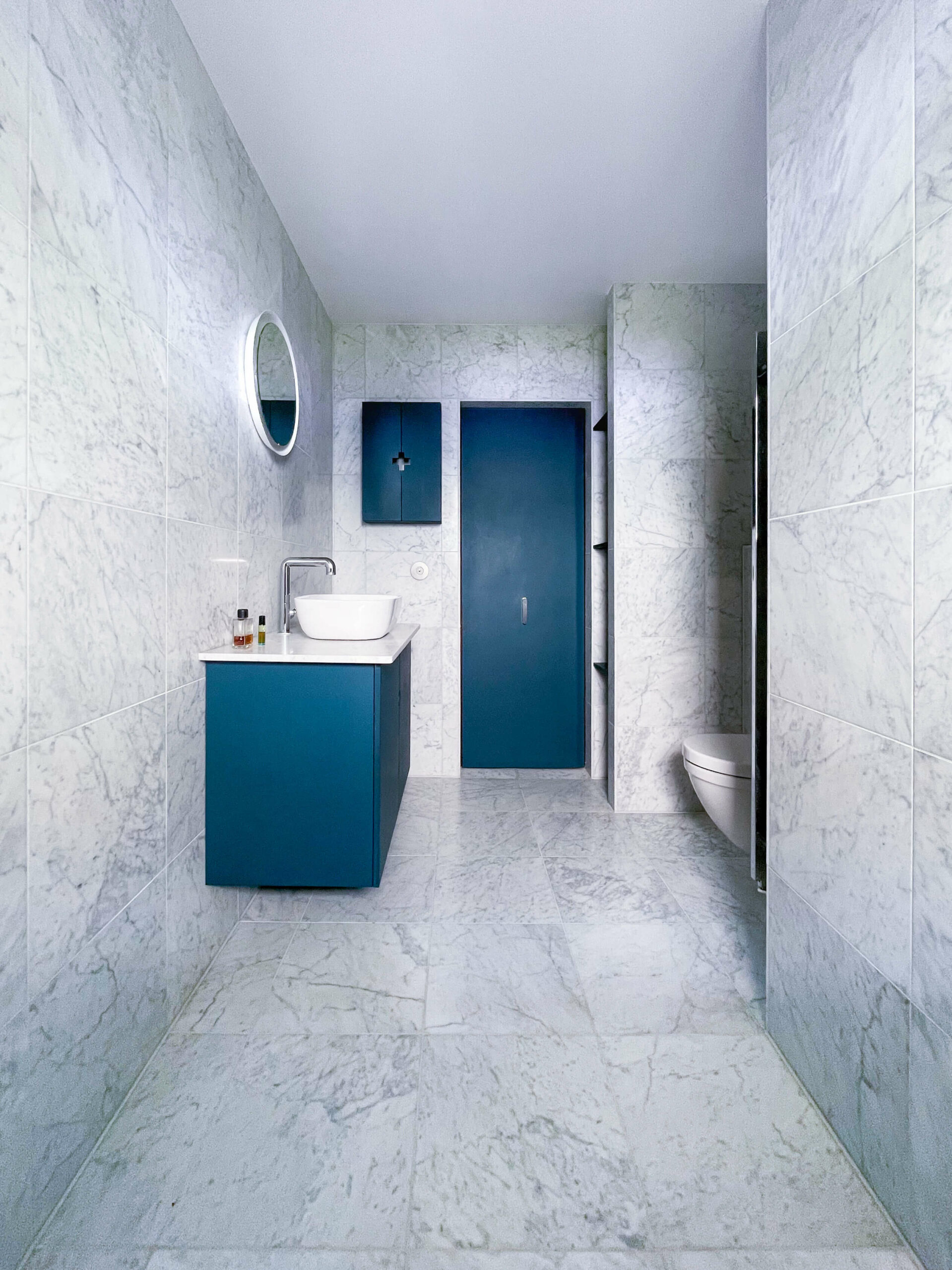 marble-bathroom-carra-renovation-apartment