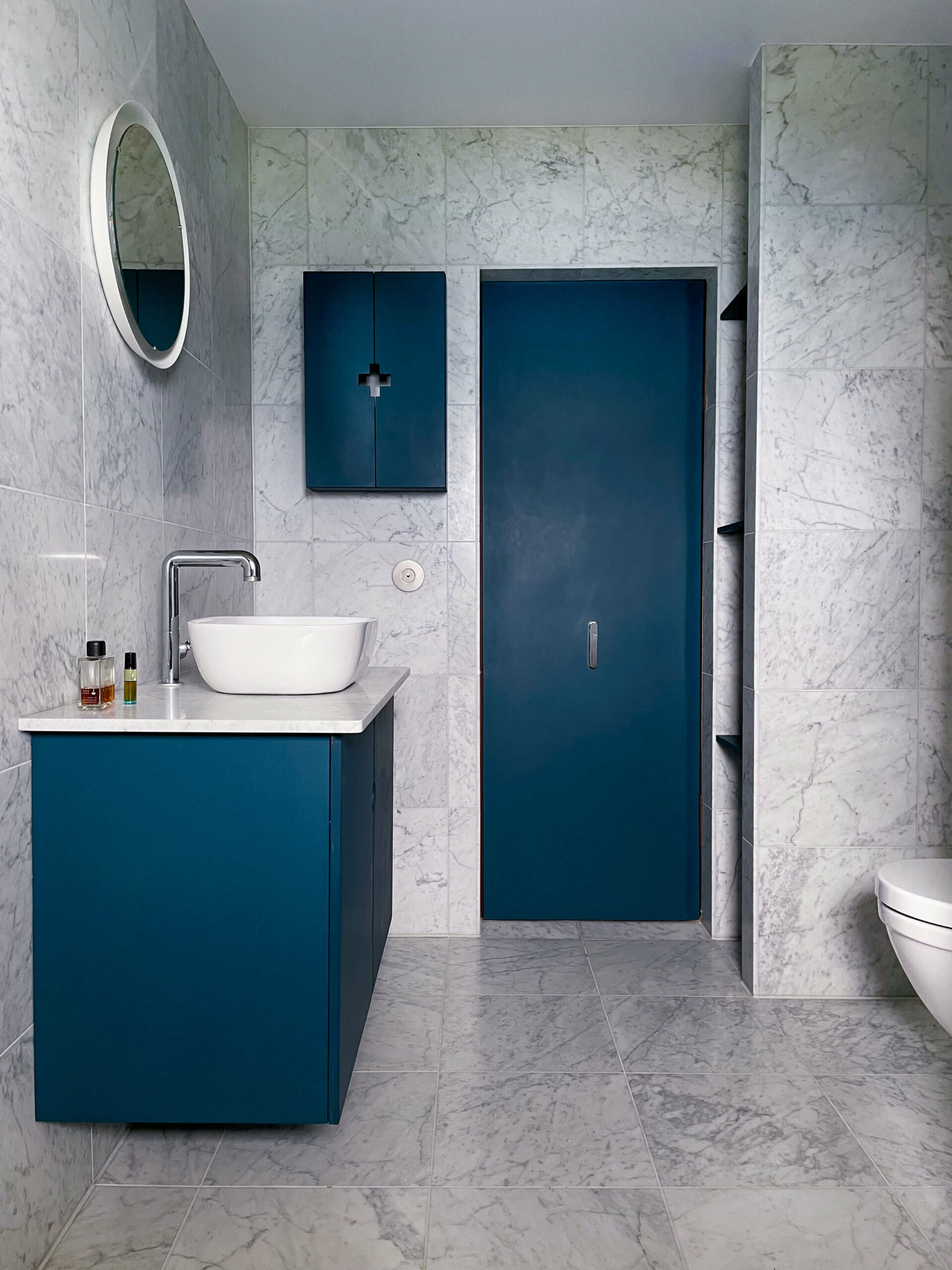 AUTHOS architecture renovation apartment bathroom carrara scaled